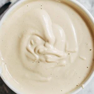 Koje povrće je dobro umakati u namaz od bijelog luka?